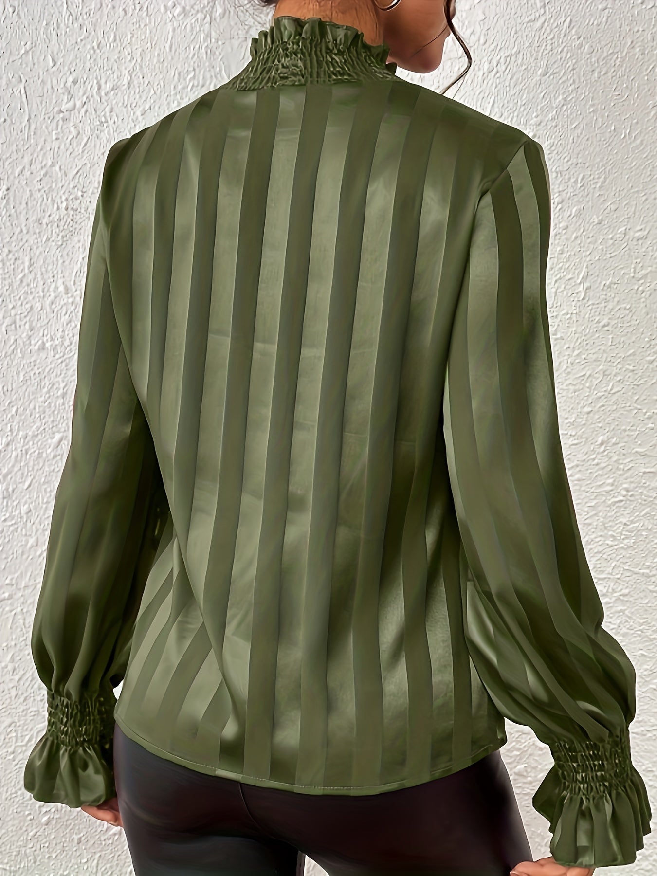 Blouse Noëlle femme – satin élégant à col froncé & manches longues