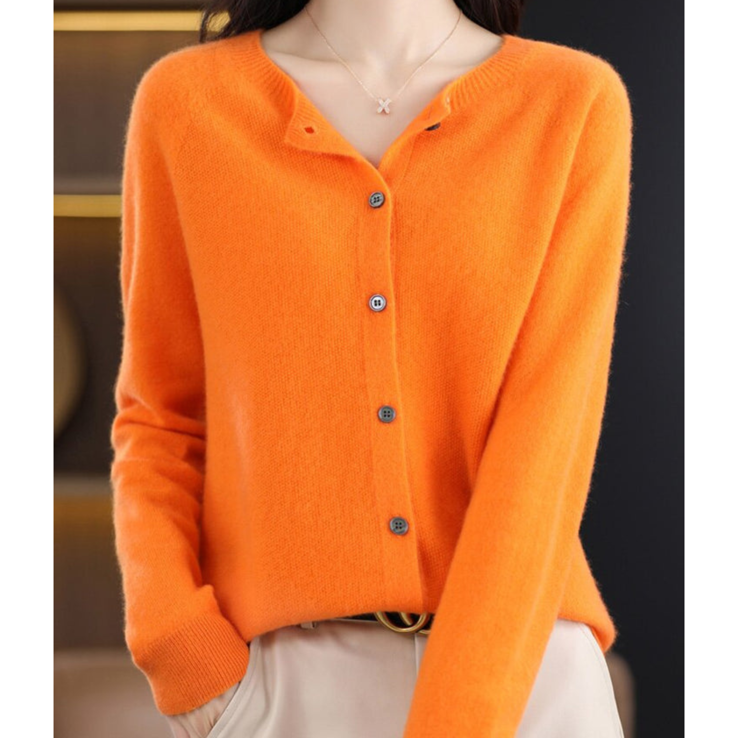 GlamourWool gilet femme en laine | Cardigan col V chic avec boutons | Look cachemire