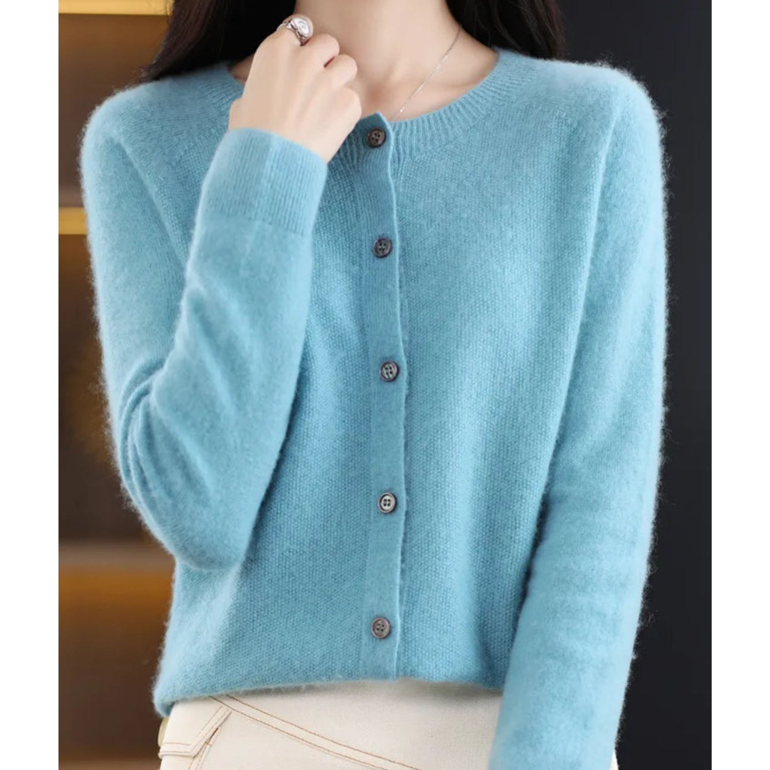 GlamourWool gilet femme en laine | Cardigan col V chic avec boutons | Look cachemire