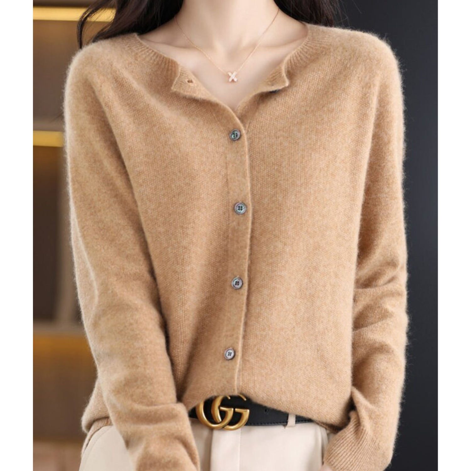 GlamourWool gilet femme en laine | Cardigan col V chic avec boutons | Look cachemire