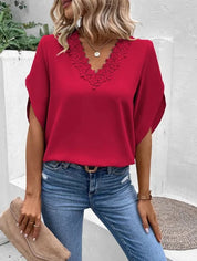 Blouse femme col V dentelle – haut élégant été en tissu léger et respirant