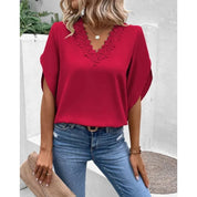 Blouse femme col V dentelle – haut élégant été en tissu léger et respirant