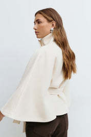 Cape-manteau femme CLARA – cape élégante ceinturée à col montant