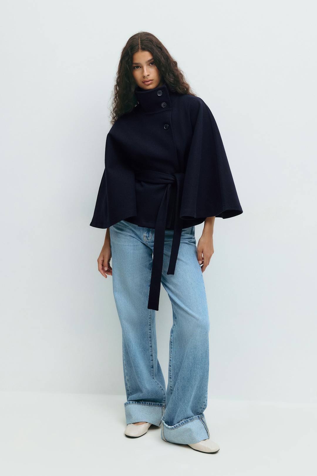 Cape-manteau femme CLARA – cape élégante ceinturée à col montant