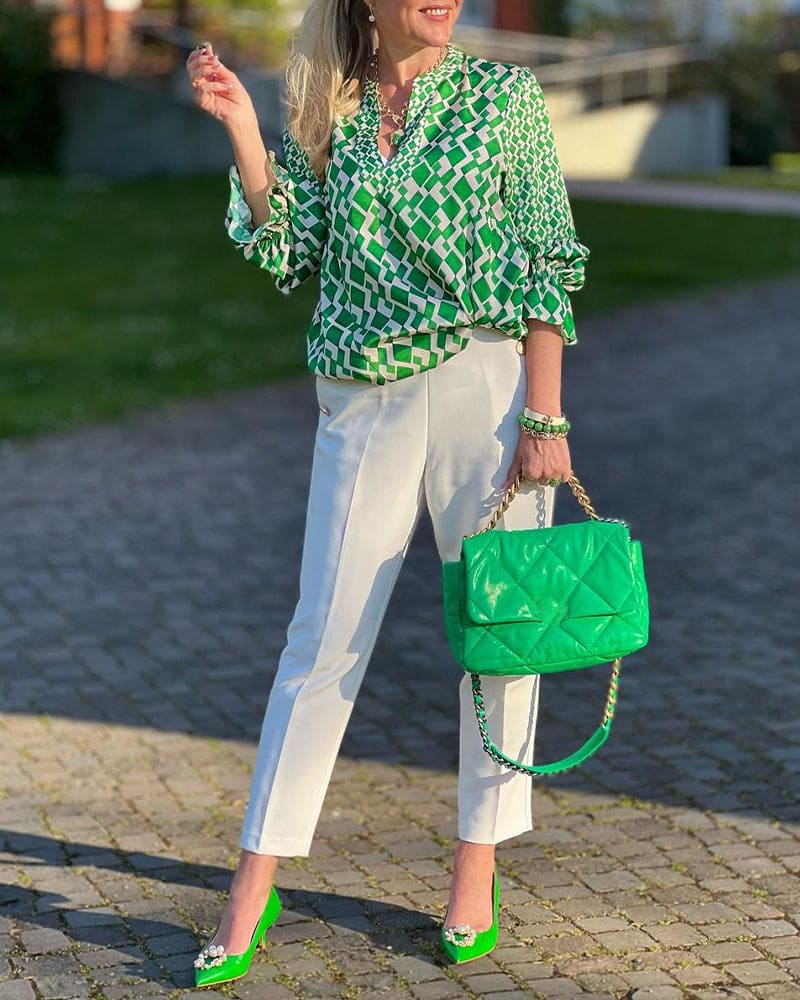 Blouse femme ELLA – chemisier vert à col V & manches longues élégantes
