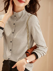 Top femme rayé en maille – col montant & design intemporel