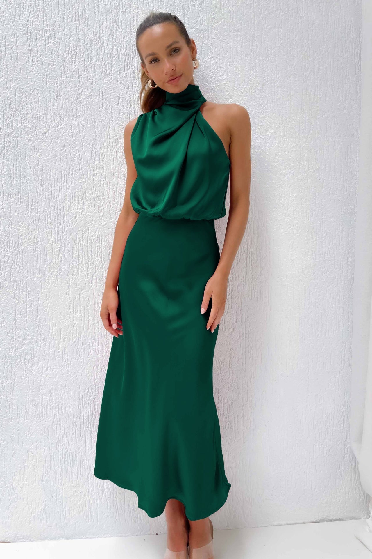 Robe halter midi satin Amelie – élégance douce & féminine