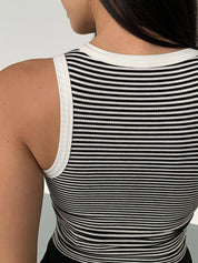 Débardeur court femme à rayures noir et blanc – style sport chic