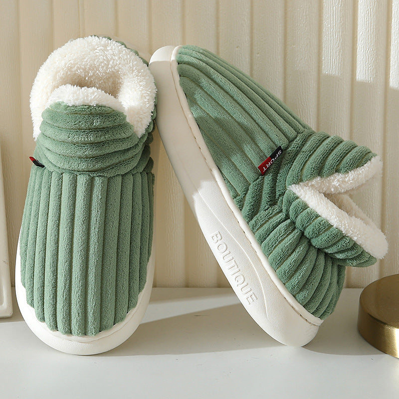 Cozycomfort-groene-sloffen-voor-beige-gordijn.jpg