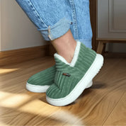 Chaussons femme CozyCuddle – pantoufles chaudes sherpa avec semelle antidérapante