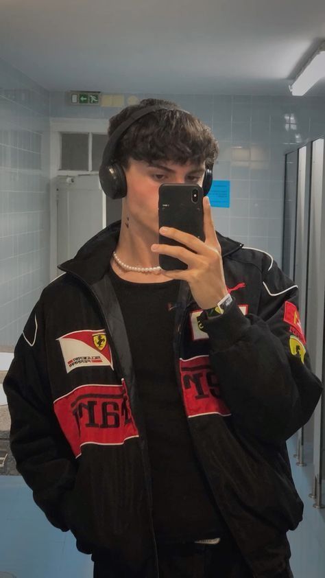 veste Ferrari Racing Nika — blouson oversize F1 unisexe avec patches iconiques