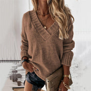 Pull Ava femme oversize — col V élégant & maille douce