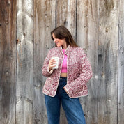 Veste matelassée femme à fleurs – Léger quilt oversize motif lys