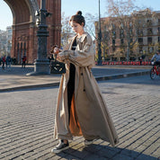 Trenchcoat femme – Longue coupe oversize à double boutonnage & style classique | Jules Jij