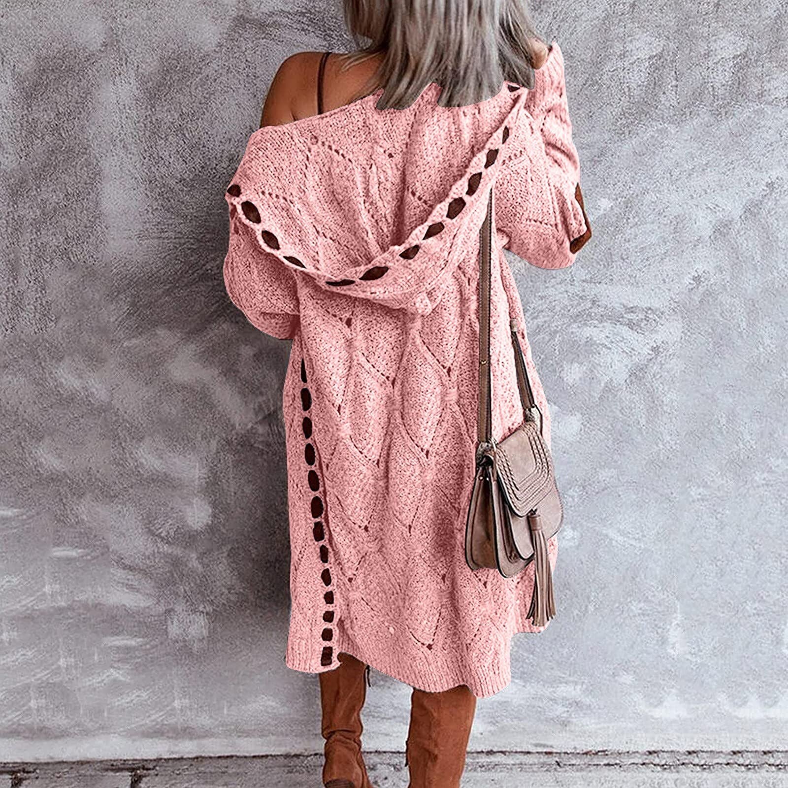 Long gilet femme à capuche – maille épaisse oversize et détails contrastés