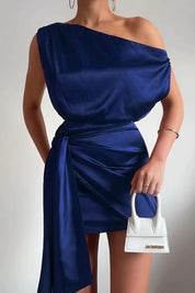 Fleur | Robe Mini Satin Femme – Élégante Asymétrique avec Design Croisé
