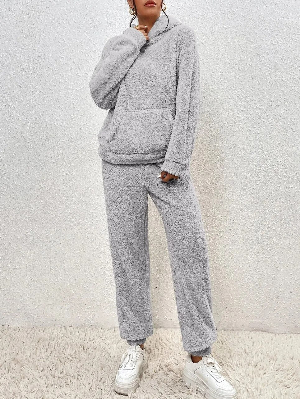 Ensemble Femme Lana – Survêtement Hiver Teddy Doux avec Hoodie & Pantalon