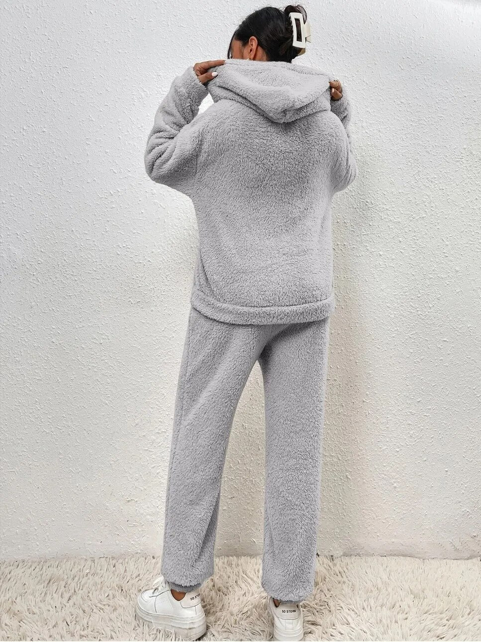 Ensemble Femme Lana – Survêtement Hiver Teddy Doux avec Hoodie & Pantalon