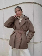 Veste puffer Senna ceinturée – manteau chaud femme élégance hiver