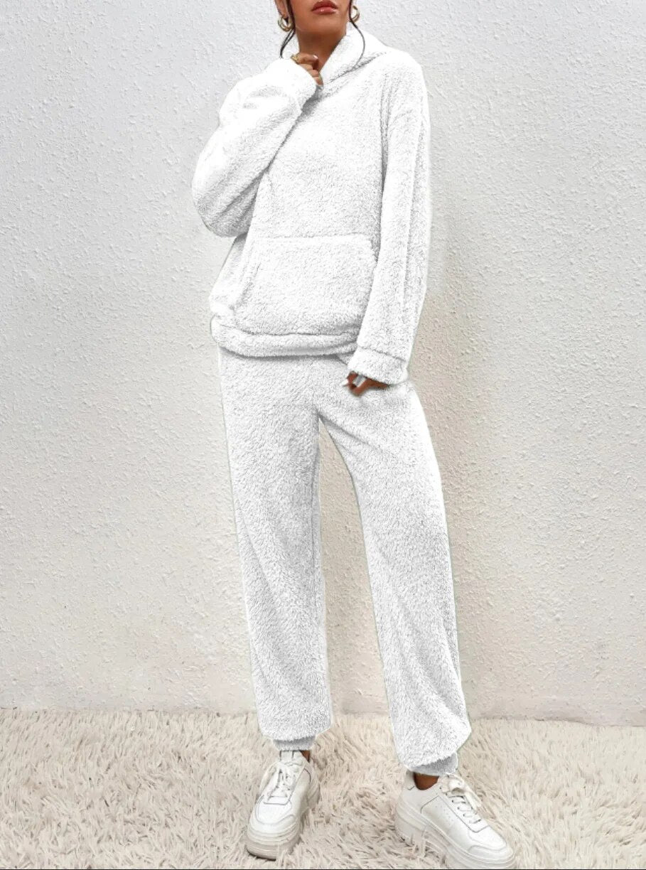 Ensemble Femme Lana – Survêtement Hiver Teddy Doux avec Hoodie & Pantalon