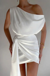 Fleur | Robe Mini Satin Femme – Élégante Asymétrique avec Design Croisé