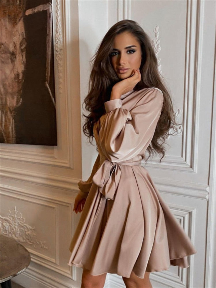 Robe satinée femme Sascha – Élégante robe portefeuille pour occasions festives | Vardi Dante