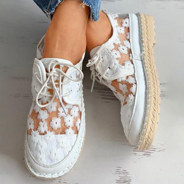 Womens-casual-shoes-floral-embroidery-lightweight-footwear-ideal-for-everyday-relaxation.jpg
