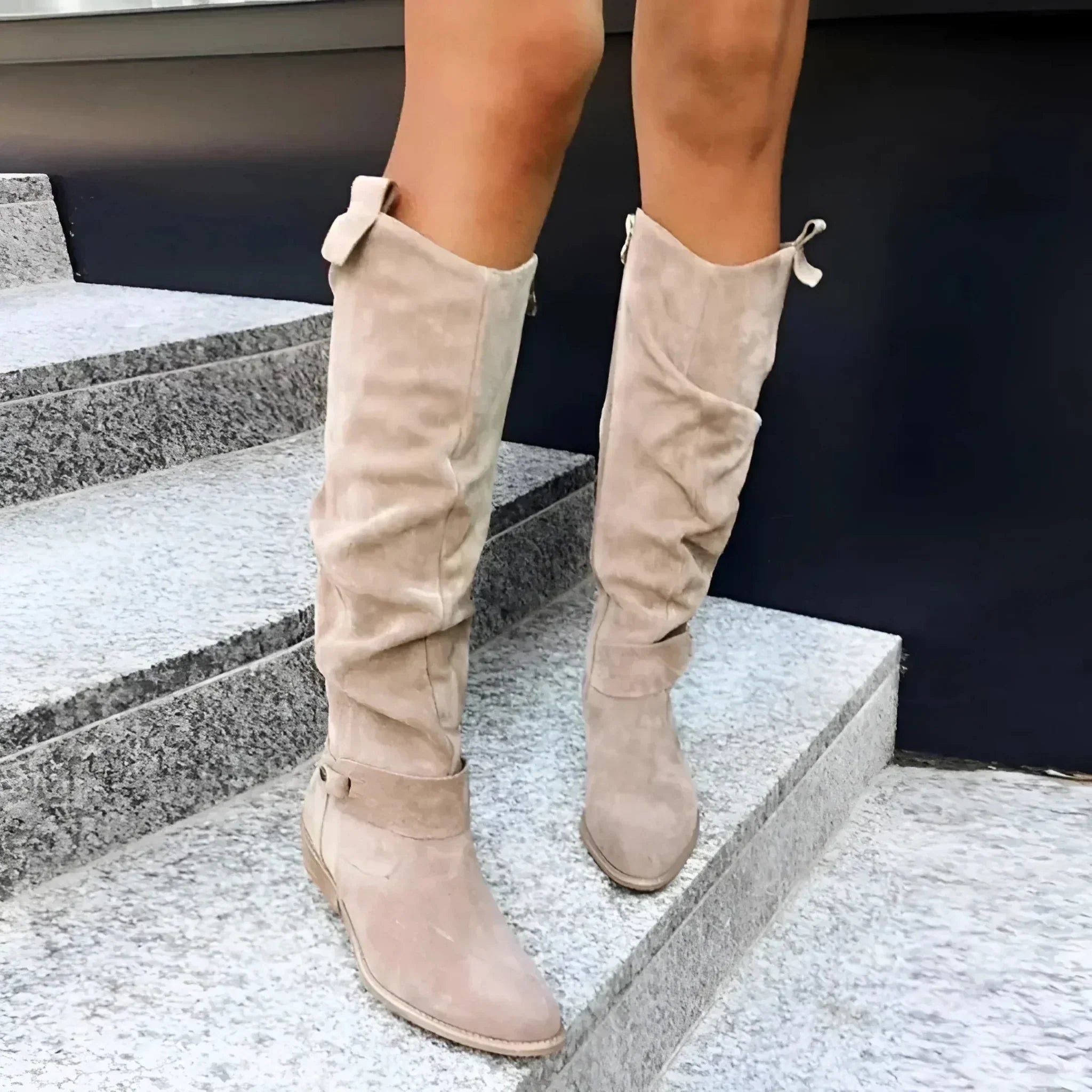 Bottes Hautes Femme en Suédine avec Semelle Antidérapante – Élégance et Confort pour Toutes les Saisons