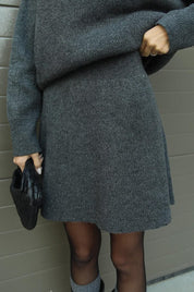 Ensemble Femme Automne-Hiver – Pull Oversize & Jupe Coordonnée Bordeaux
