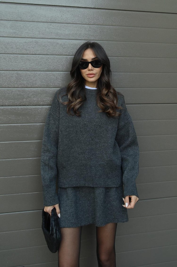 Ensemble Femme Automne-Hiver – Pull Oversize & Jupe Coordonnée Bordeaux