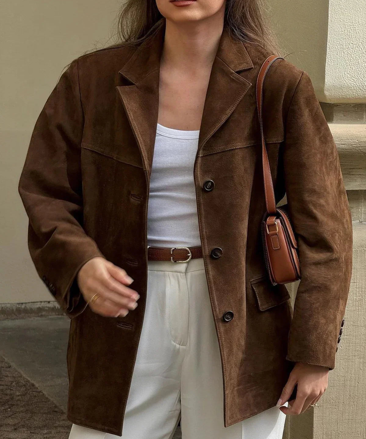bruine-suede-blazer-mexie-mode-2.webp
