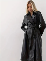 Trench-coat long en cuir Ella – Bretelles croisées & ceinture cintrée élégante