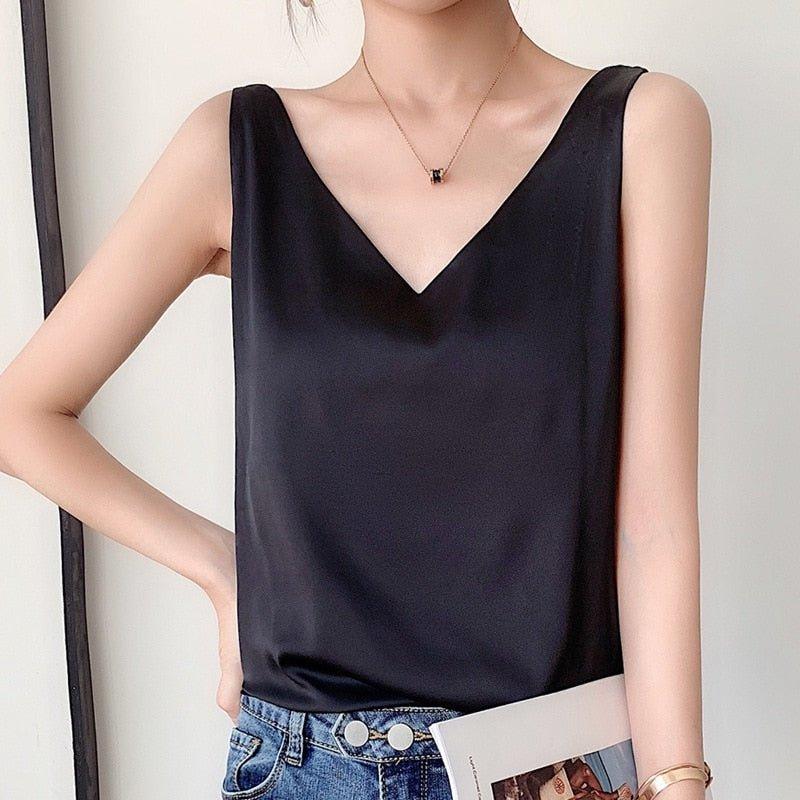 ivette-top-or-stijlvolle-zijden-tank-top-voor-vrouwen-carla-moda-2.jpg