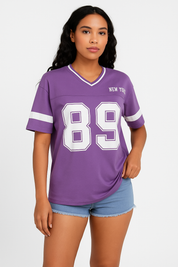 T-Shirt Varsity JUUD Femme – Oversized Sportif à Col V & Print