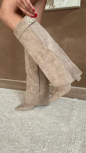 Bottes hautes femme à talon bloc – suède ou cuir avec boucle & fermeture zippée