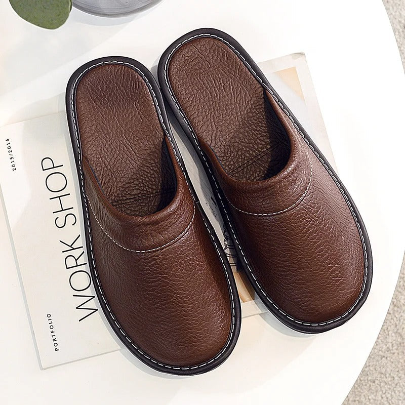 Hugo | Chaussons femme en cuir végan – Confort, élégance & détente à la maison