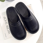 Hugo | Chaussons femme en cuir végan – Confort, élégance & détente à la maison