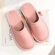 Hugo | Chaussons femme en cuir végan – Confort, élégance & détente à la maison