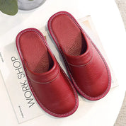 Hugo | Chaussons femme en cuir végan – Confort, élégance & détente à la maison