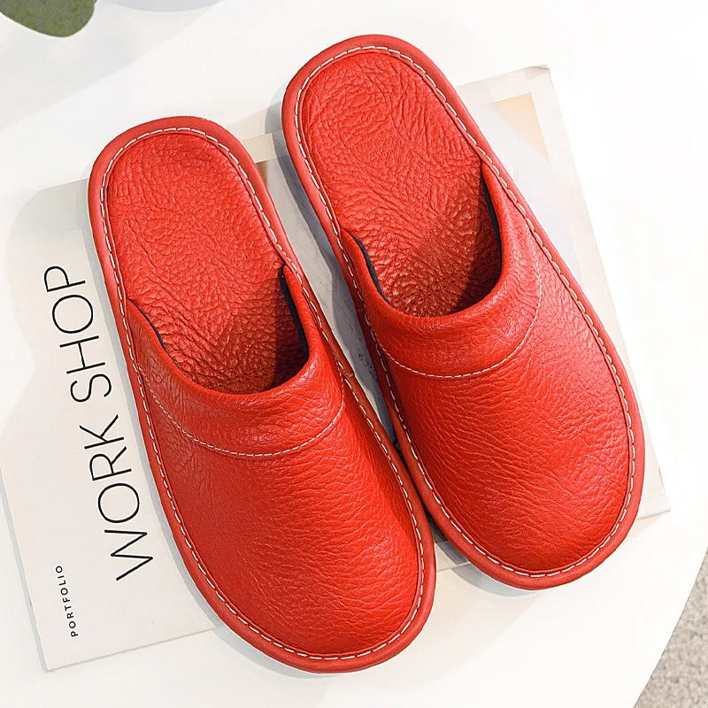 Hugo | Chaussons femme en cuir végan – Confort, élégance & détente à la maison