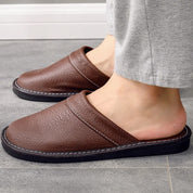 Hugo | Chaussons femme en cuir végan – Confort, élégance & détente à la maison