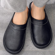 Hugo | Chaussons femme en cuir végan – Confort, élégance & détente à la maison