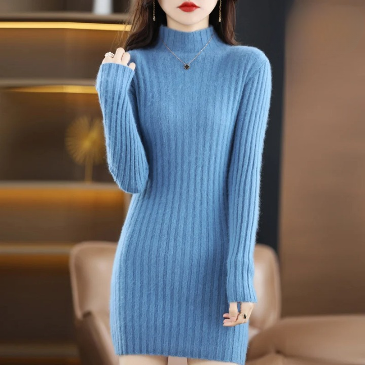 Robe pull Noëlle en maille — col roulé & maille côtelée élégante