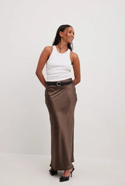 Jupe midi satinée taille haute – Finition brillante chic & silhouette fluide