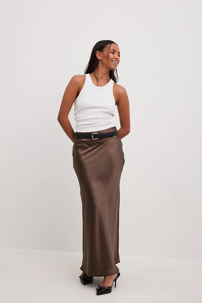 Jupe midi satin à taille haute – élégance brillante & chic