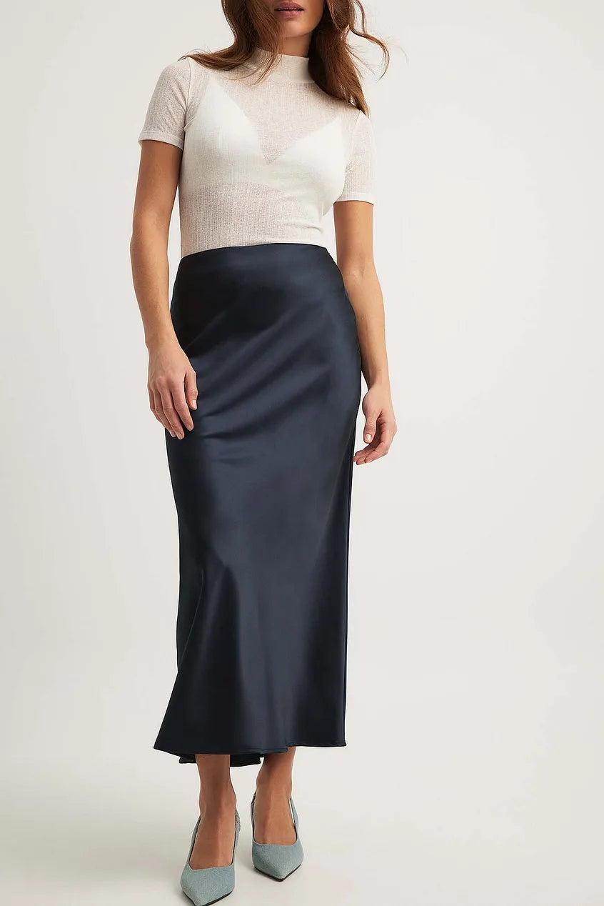 Jupe midi satin à taille haute – élégance brillante & chic
