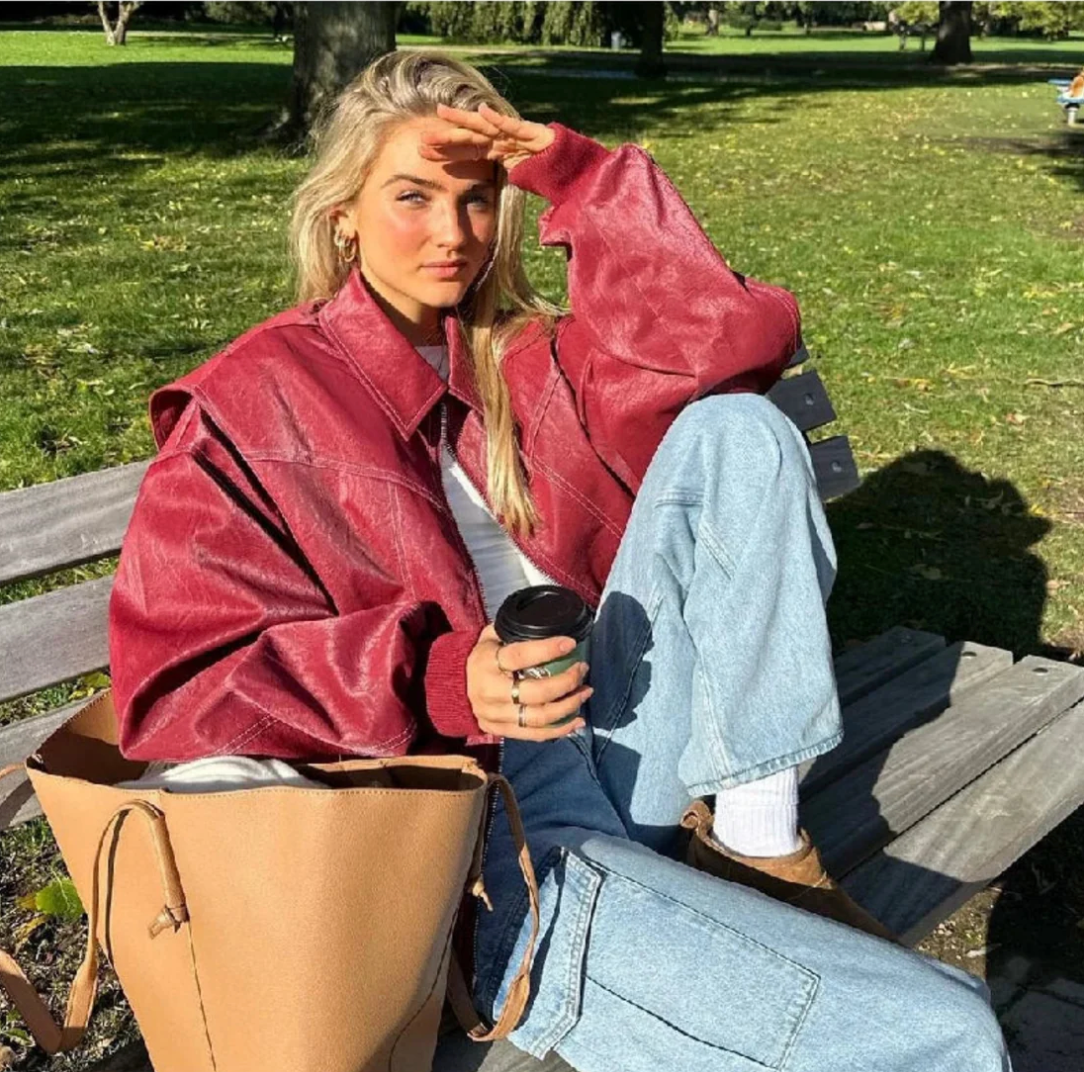 Manteau Zara femme – veste en cuir rouge oversize & design tendance