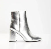 Bottines Femme Argentées – Ankle Boots Métalliques avec Look Statement