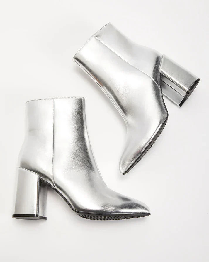 Bottines Femme Argentées – Ankle Boots Métalliques avec Look Statement